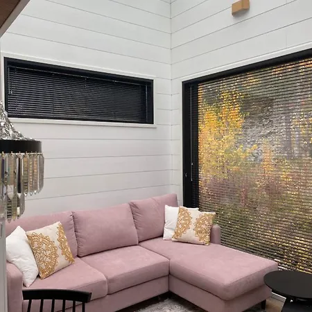 Glass Ceiling Kipinae *