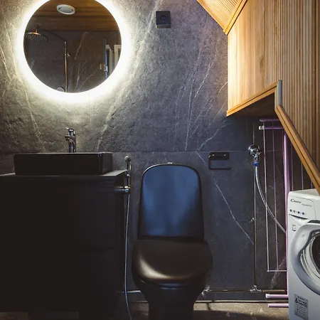 Glass Ceiling Kipinae * Levi