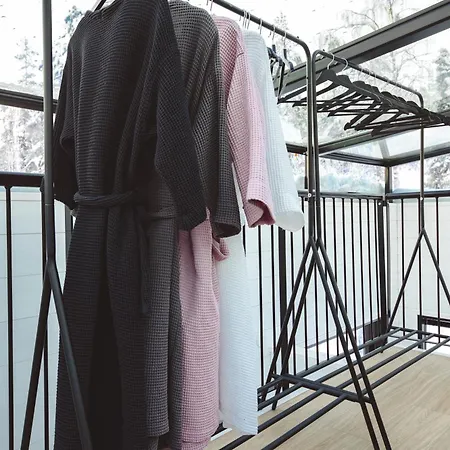 Glass Ceiling Kipinae * Levi